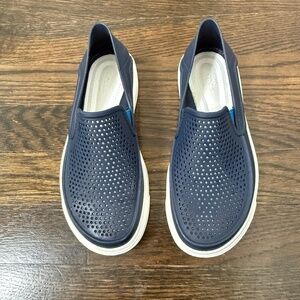 Crocs - Loafers - kids/boys size 1 (CitiLaneRoka) in Navy Blue